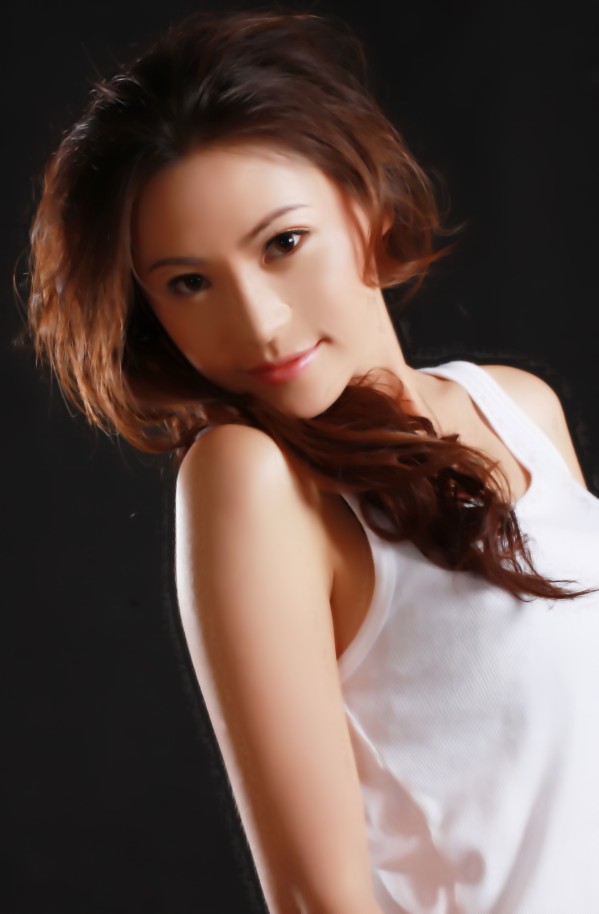 中国大陆电视剧《怪侠欧阳德》中小梅的扮演者是谁?谁演的?