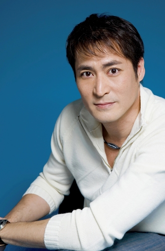 电视剧《另一种灿烂生活》中闫刚的扮演者是黄建群.