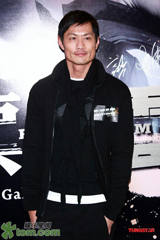 电视剧《大时代》里的祥(第33-35,40集);伟(第39集)是由黄德斌饰演的.